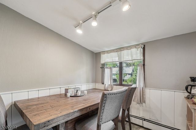 8 Woodland Rd, Ringwood Boro, NJ 07456