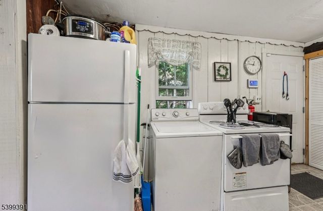 8 Woodland Rd, Ringwood Boro, NJ 07456