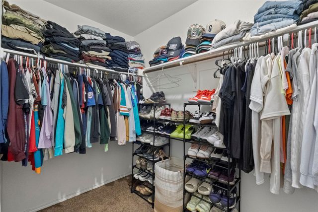 617 Wounded Knee Drive, Aubrey, TX 76227