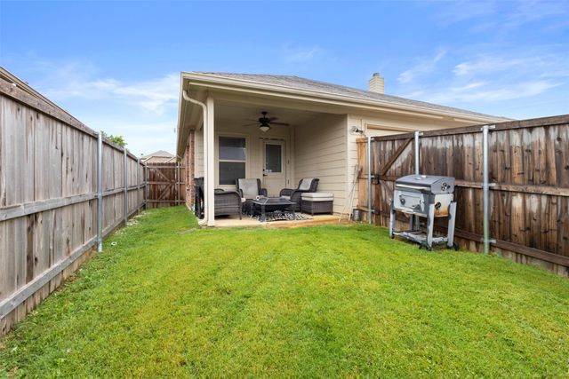 617 Wounded Knee Drive, Aubrey, TX 76227