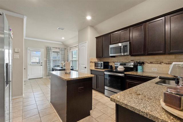 617 Wounded Knee Drive, Aubrey, TX 76227