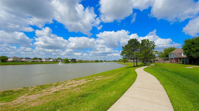 2102 Indian Clearing Trail, Rosenberg, TX 77471