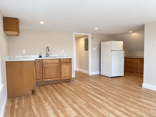 2 Laban Pratt Rd 2, Boston, MA 02122