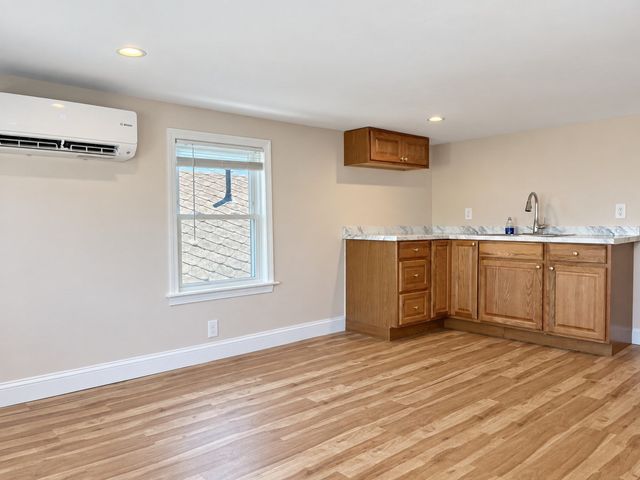 2 Laban Pratt Rd 2, Boston, MA 02122