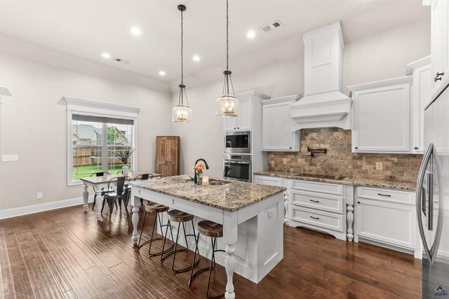 240 Lydia Drive, Bonaire, GA 31005