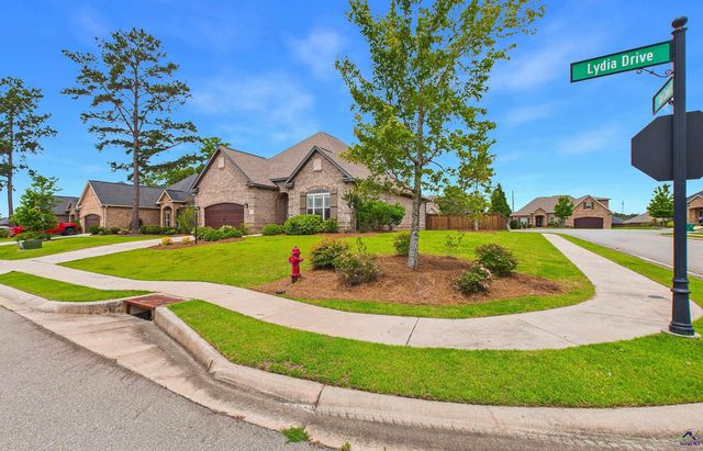 240 Lydia Drive, Bonaire, GA 31005