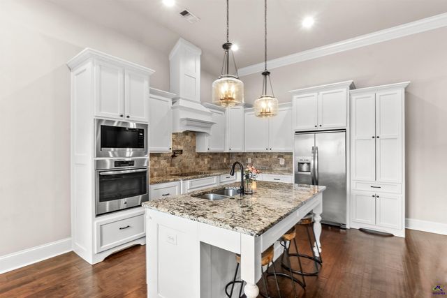 240 Lydia Drive, Bonaire, GA 31005
