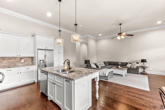 240 Lydia Drive, Bonaire, GA 31005