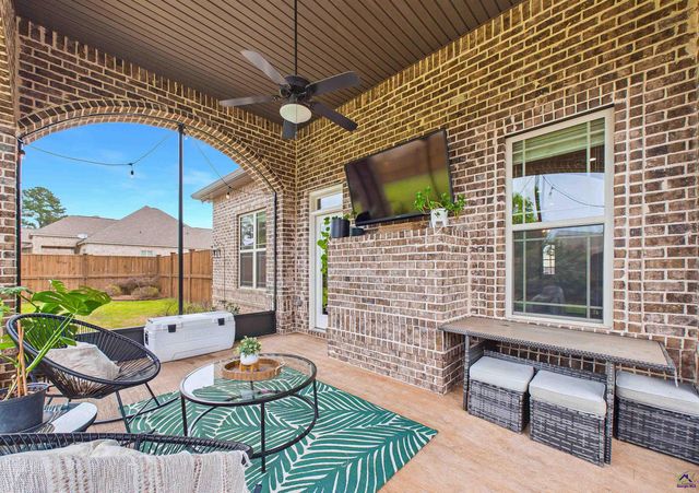 240 Lydia Drive, Bonaire, GA 31005