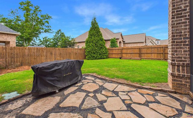 240 Lydia Drive, Bonaire, GA 31005