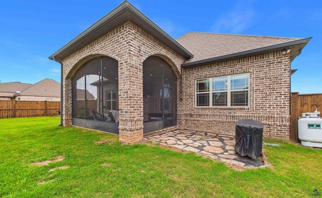 240 Lydia Drive, Bonaire, GA 31005