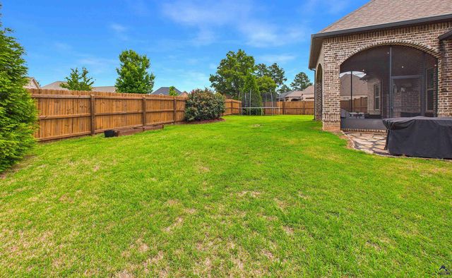240 Lydia Drive, Bonaire, GA 31005