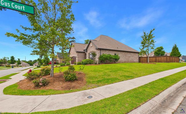 240 Lydia Drive, Bonaire, GA 31005