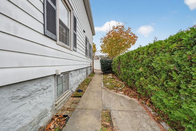 119 Tremont St, New Bedford, MA 02740