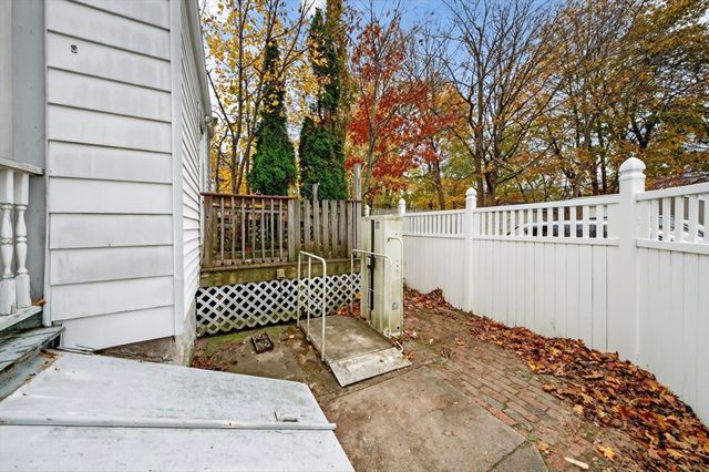 119 Tremont St, New Bedford, MA 02740