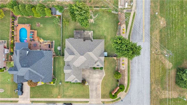 5213 42nd Street, Rogers, AR 72758