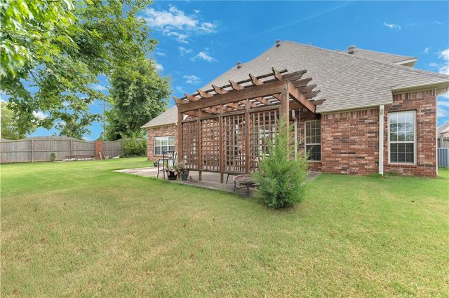 5213 42nd Street, Rogers, AR 72758