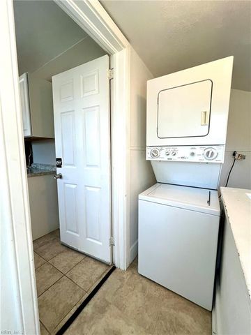 210 Pennsylvania Ave Apt 2, Norfolk, VA 23504