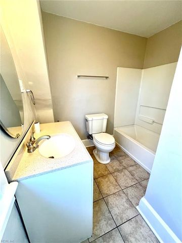 210 Pennsylvania Ave Apt 2, Norfolk, VA 23504