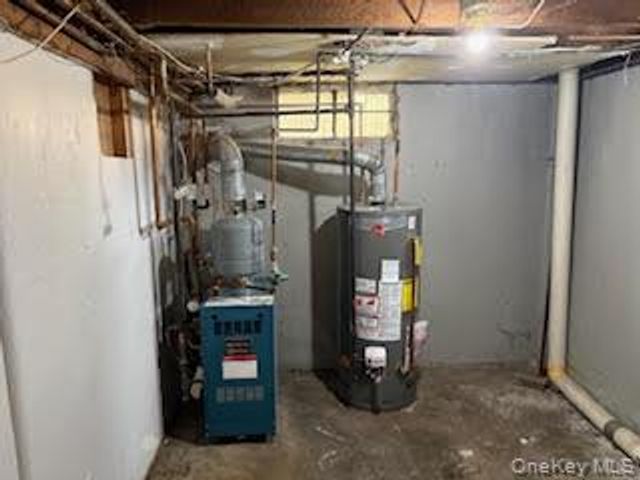 37 E Maple Street, Central Islip, NY 11722