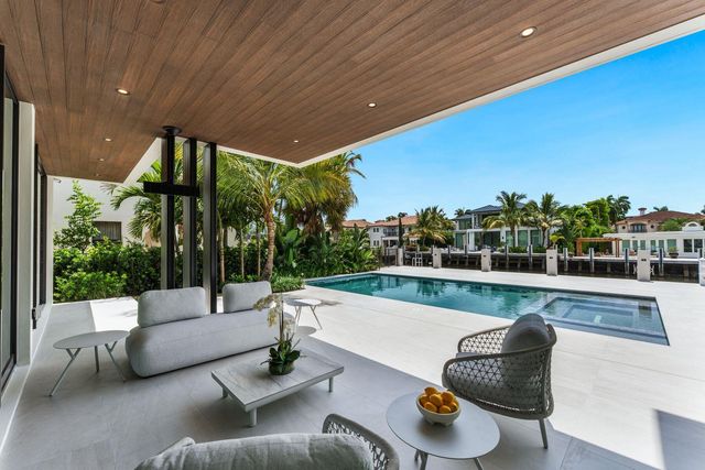 2400 Barcelona Drive, Fort Lauderdale, FL 33301