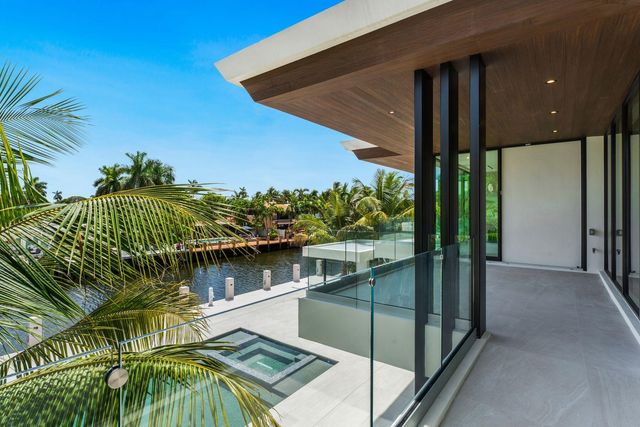 2400 Barcelona Drive, Fort Lauderdale, FL 33301