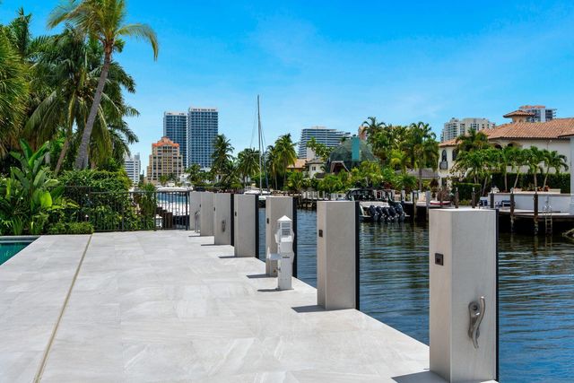2400 Barcelona Drive, Fort Lauderdale, FL 33301