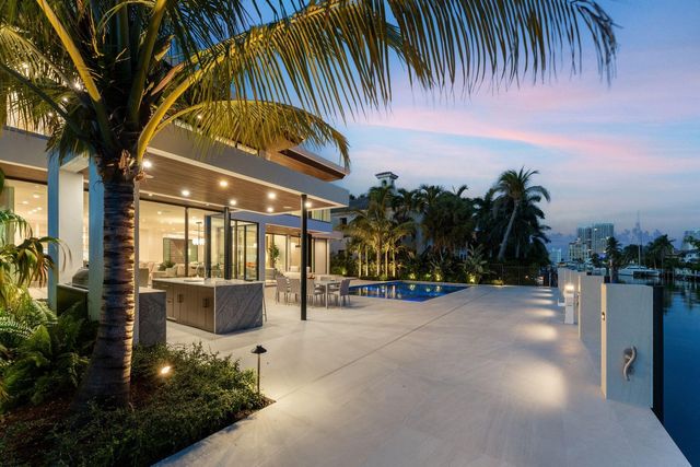 2400 Barcelona Drive, Fort Lauderdale, FL 33301