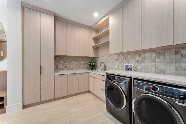 2400 Barcelona Drive, Fort Lauderdale, FL 33301