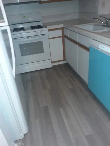 435 E Tamarack, Inglewood, CA 90301