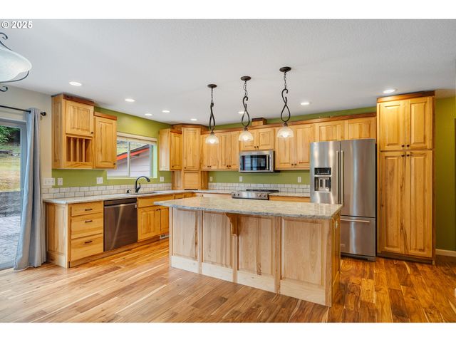 3355 HUBERT Rd, Tillamook, OR 97141