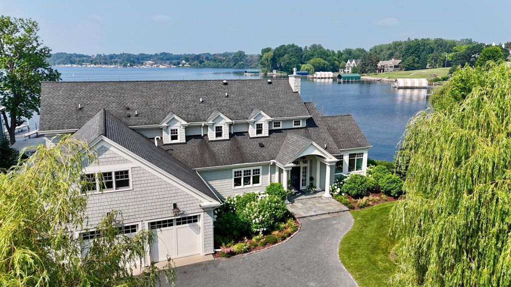 1105 Ferndale Road W, Wayzata, MN 55391 — exterior