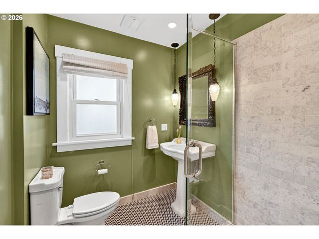 2705 Ne 40TH Ave, Portland, OR 97212