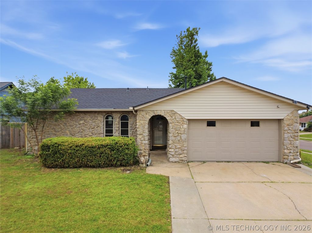 13508 E 31st Place S, Tulsa, OK 74134