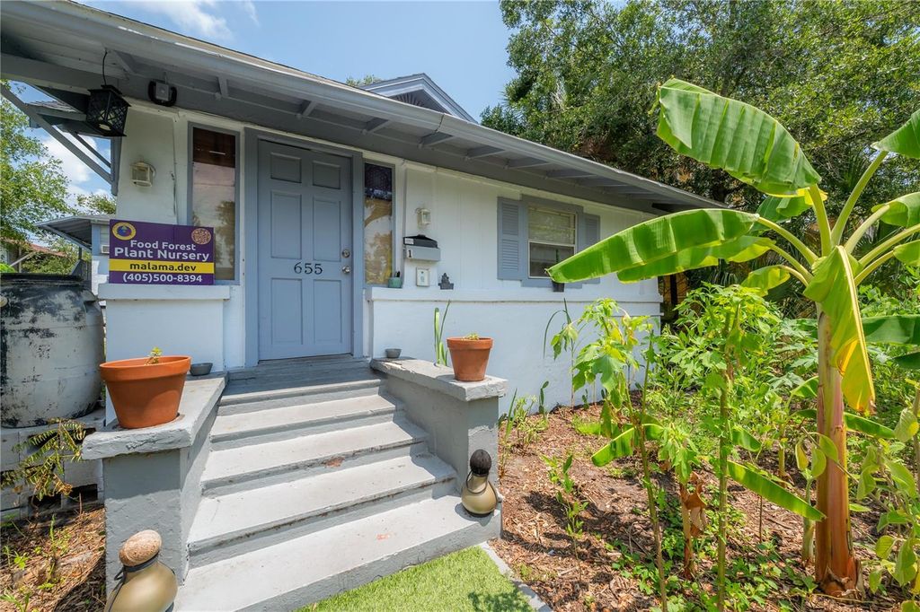 Image 2 of property listing at 655 PARIS AVENUE S, St Petersburg, FL 33701