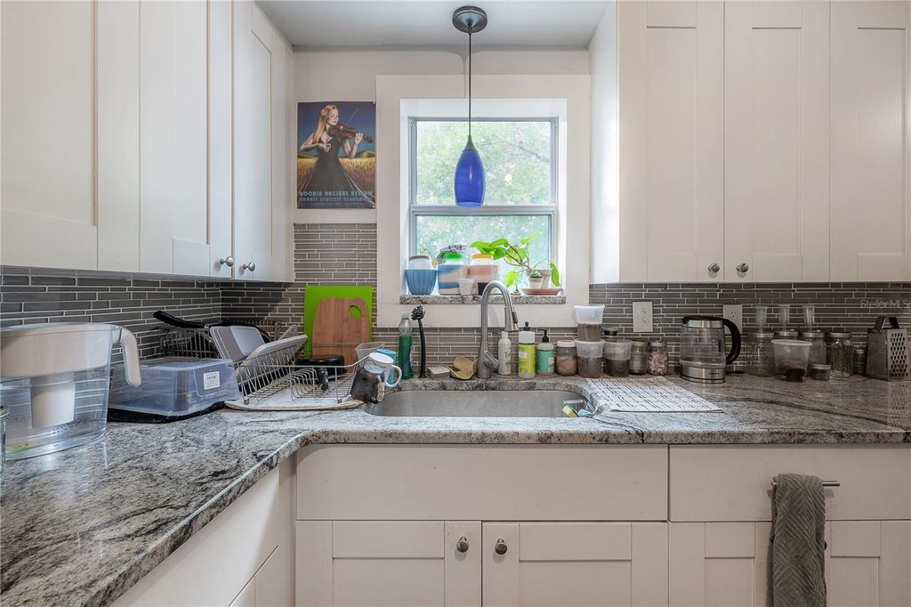 Image 15 of property listing at 655 PARIS AVENUE S, St Petersburg, FL 33701