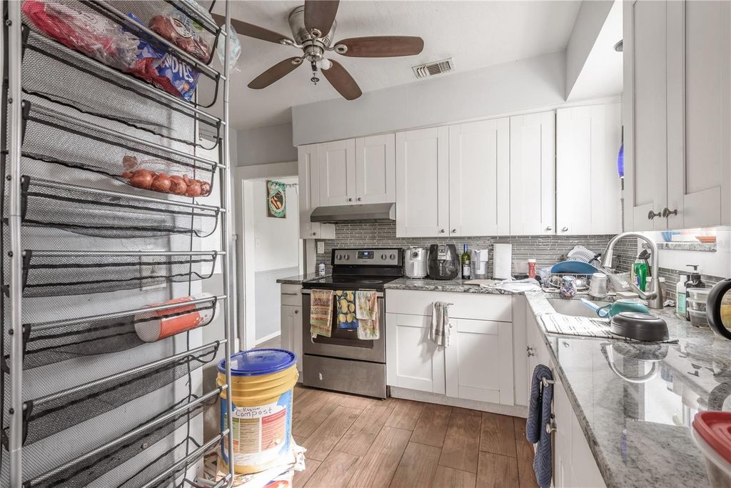 Image 18 of property listing at 655 PARIS AVENUE S, St Petersburg, FL 33701