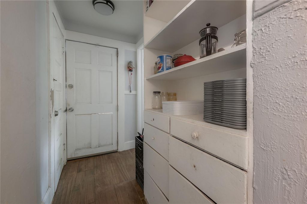 Image 26 of property listing at 655 PARIS AVENUE S, St Petersburg, FL 33701