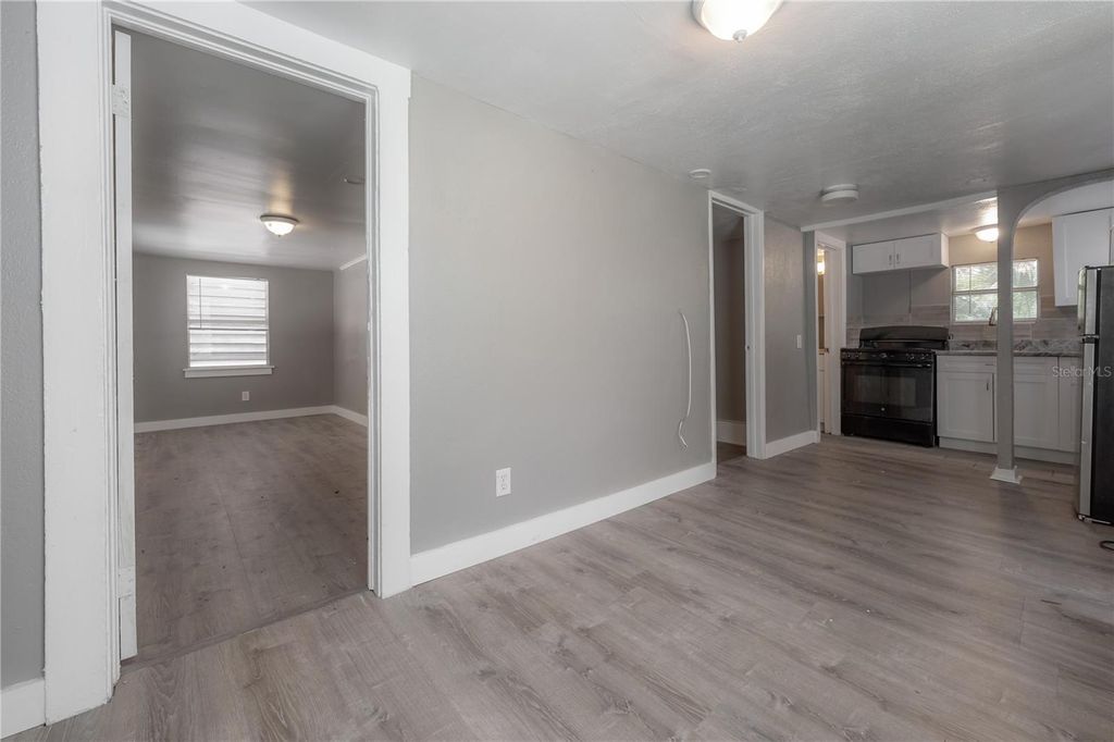 Image 33 of property listing at 655 PARIS AVENUE S, St Petersburg, FL 33701