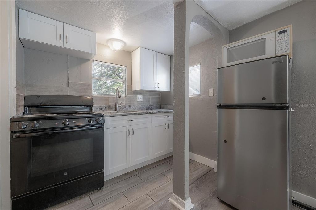 Image 36 of property listing at 655 PARIS AVENUE S, St Petersburg, FL 33701