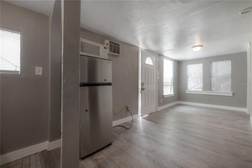 Image 37 of property listing at 655 PARIS AVENUE S, St Petersburg, FL 33701