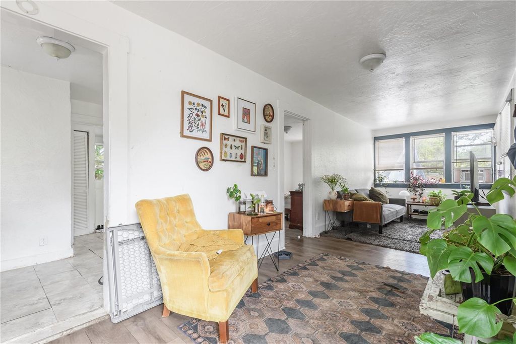 Image 39 of property listing at 655 PARIS AVENUE S, St Petersburg, FL 33701