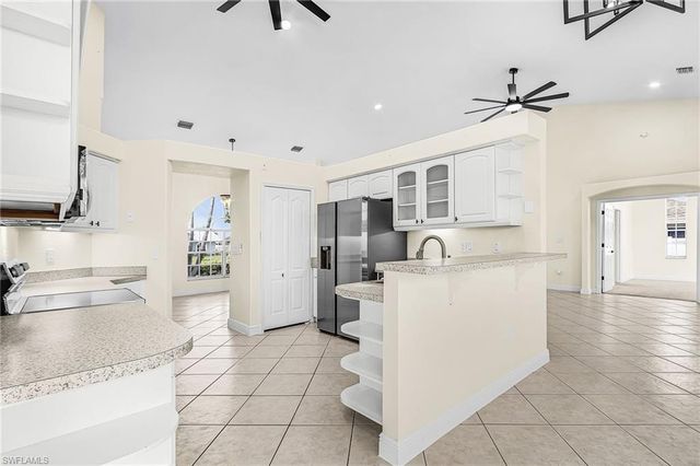 423 SE 17th TER, Cape Coral, FL 33990