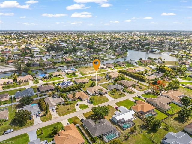 423 SE 17th TER, Cape Coral, FL 33990