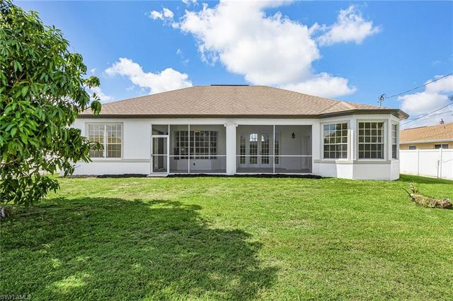 423 SE 17th TER, Cape Coral, FL 33990