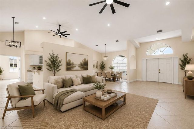 423 SE 17th TER, Cape Coral, FL 33990