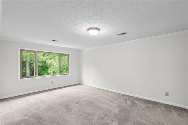 1090 Kelvington Way SW, Lilburn, GA 30047