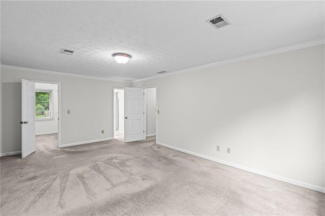 1090 Kelvington Way SW, Lilburn, GA 30047