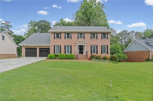 1090 Kelvington Way SW, Lilburn, GA 30047