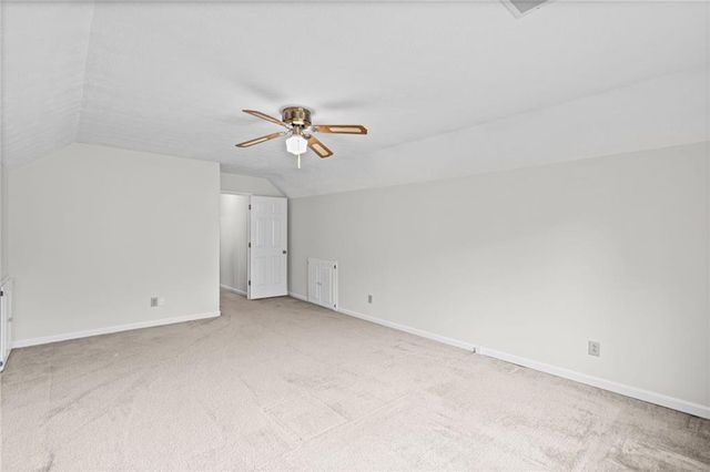 1090 Kelvington Way SW, Lilburn, GA 30047